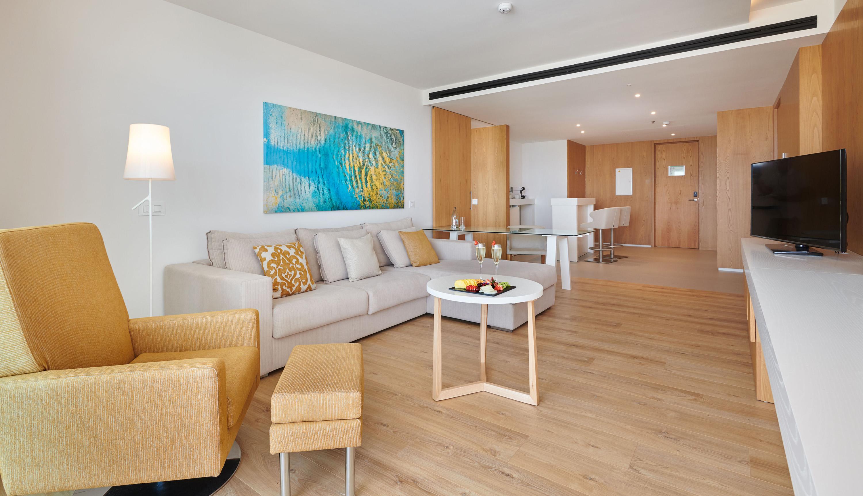 Hipotels Playa De Palma Palace&Spa (Adults Only) Ngoại thất bức ảnh A suite at the hotel